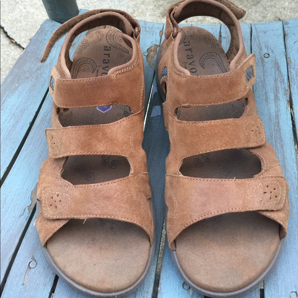 Avaron by New Balance Brown Leather Sandals 10B